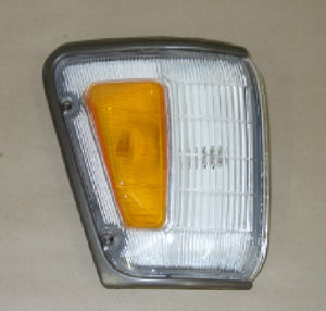 Right Hand Corner Light Suitable for Hilux LN106 LN107 LN130 RN105 RN106 RN110